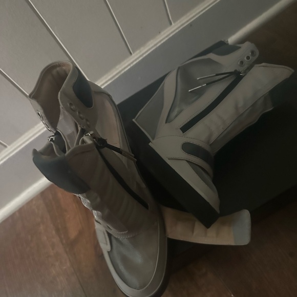 L.A.M.B. Booties - Picture 6 of 7